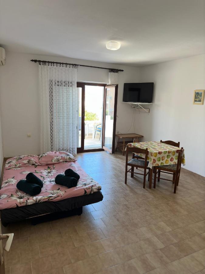 Apartmani Marko Новалья Экстерьер фото