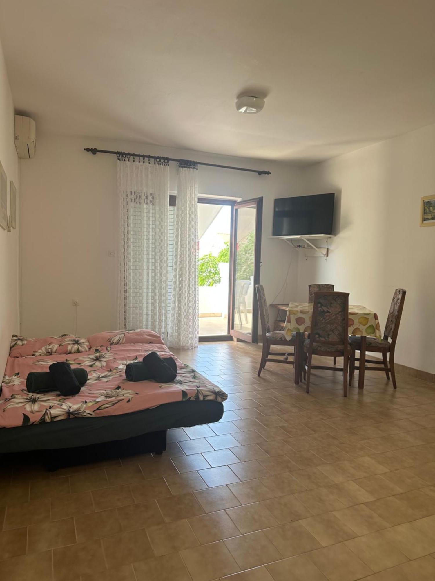Apartmani Marko Новалья Экстерьер фото