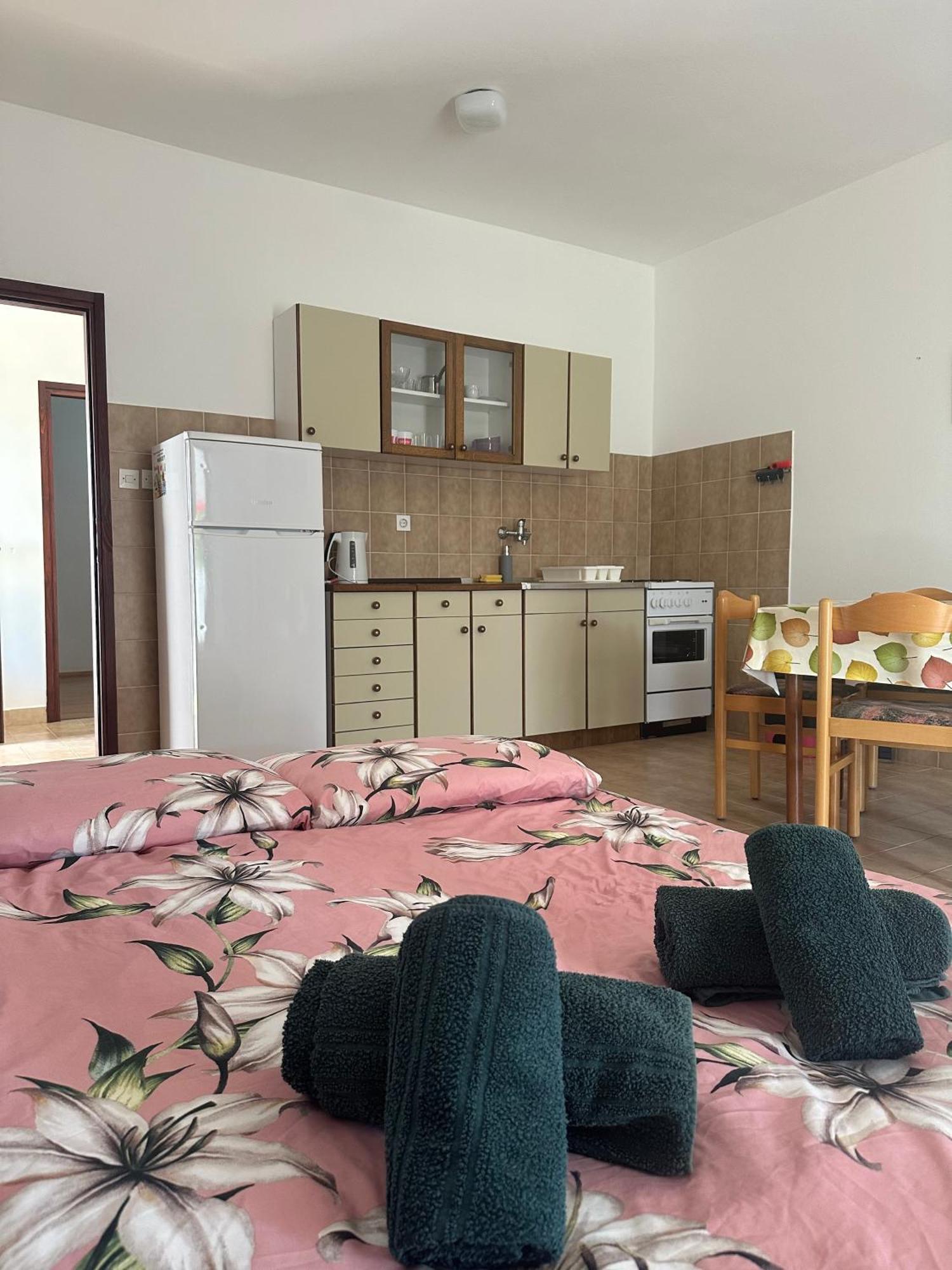 Apartmani Marko Новалья Экстерьер фото